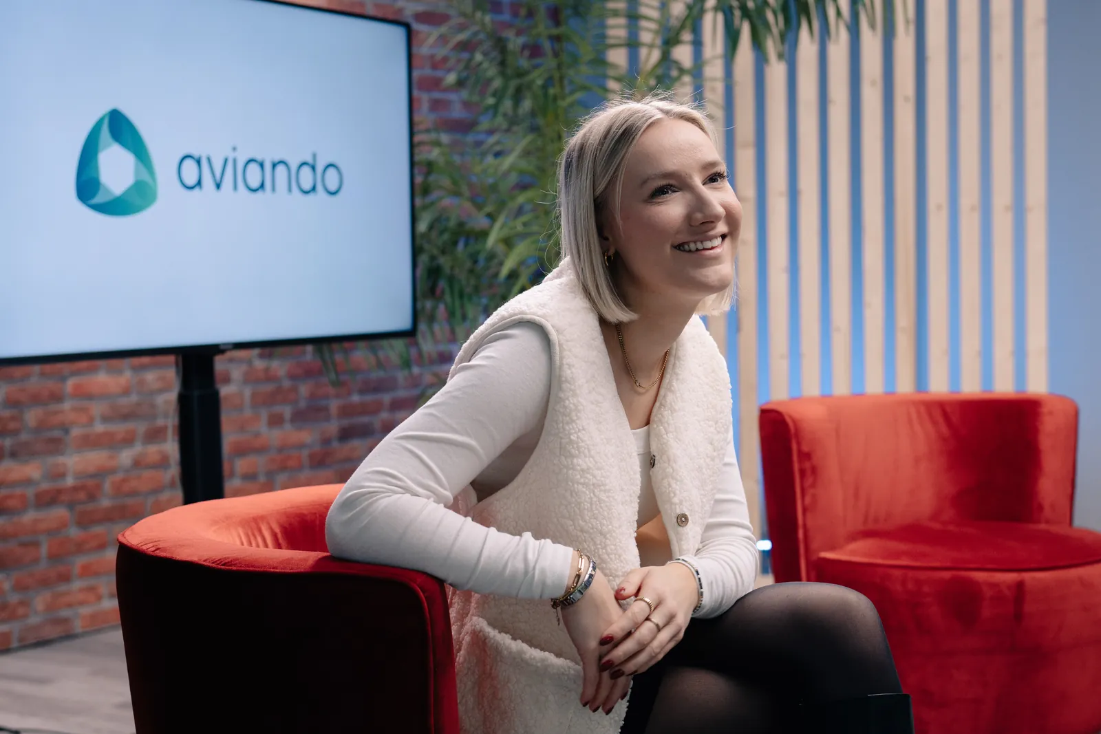 Aviando consultant in an interview setting