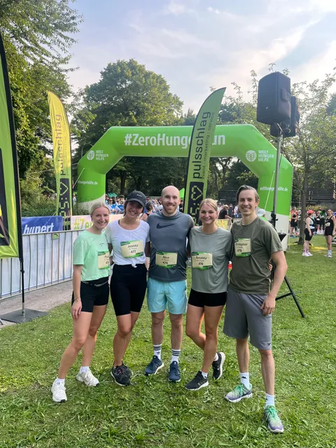 Fünf Aviandos mit Startnummern beim Zero Hunger Run der Welthungerhilfe